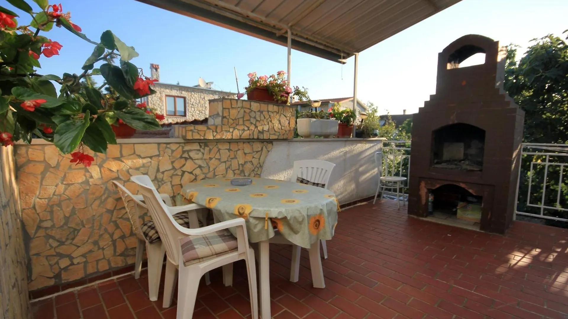 Apartments With A Parking Space Peroj, Fazana - 2234