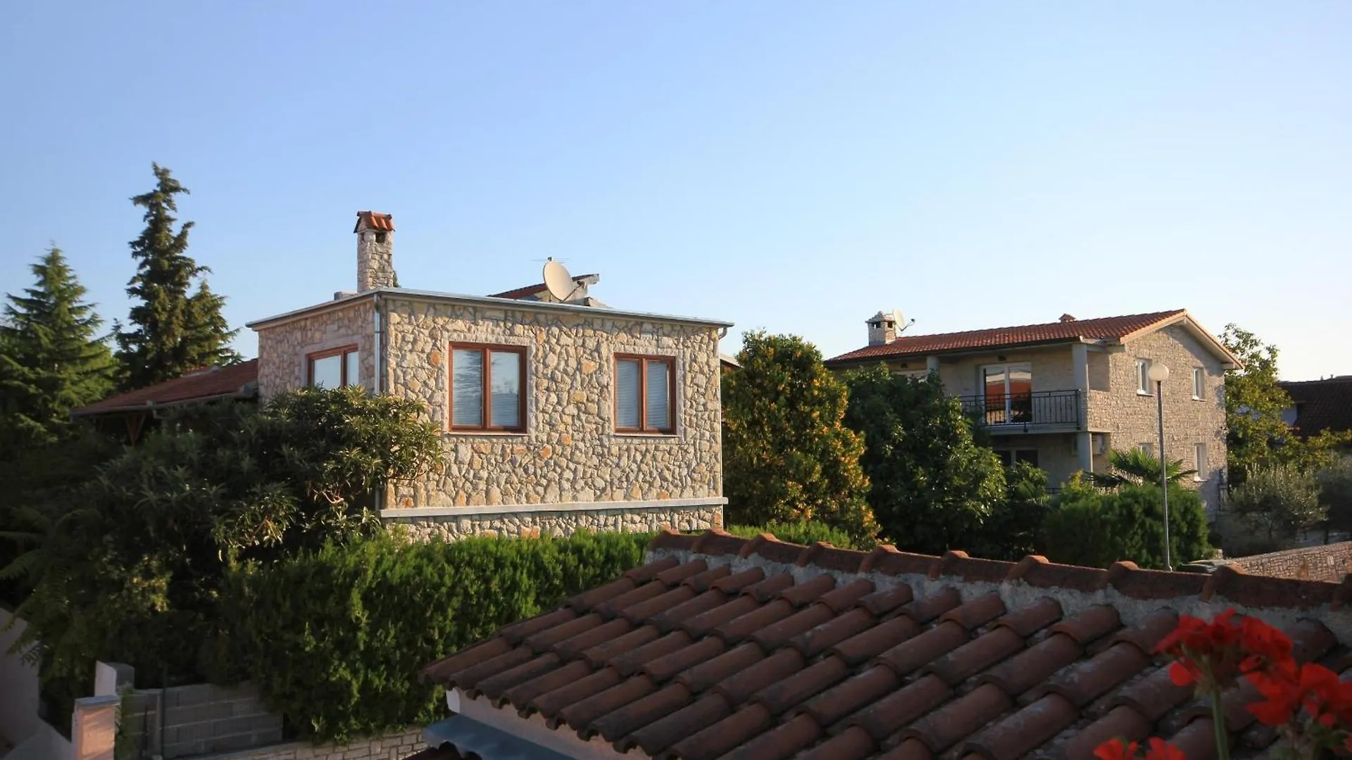 Apartments With A Parking Space Peroj, Fazana - 2234