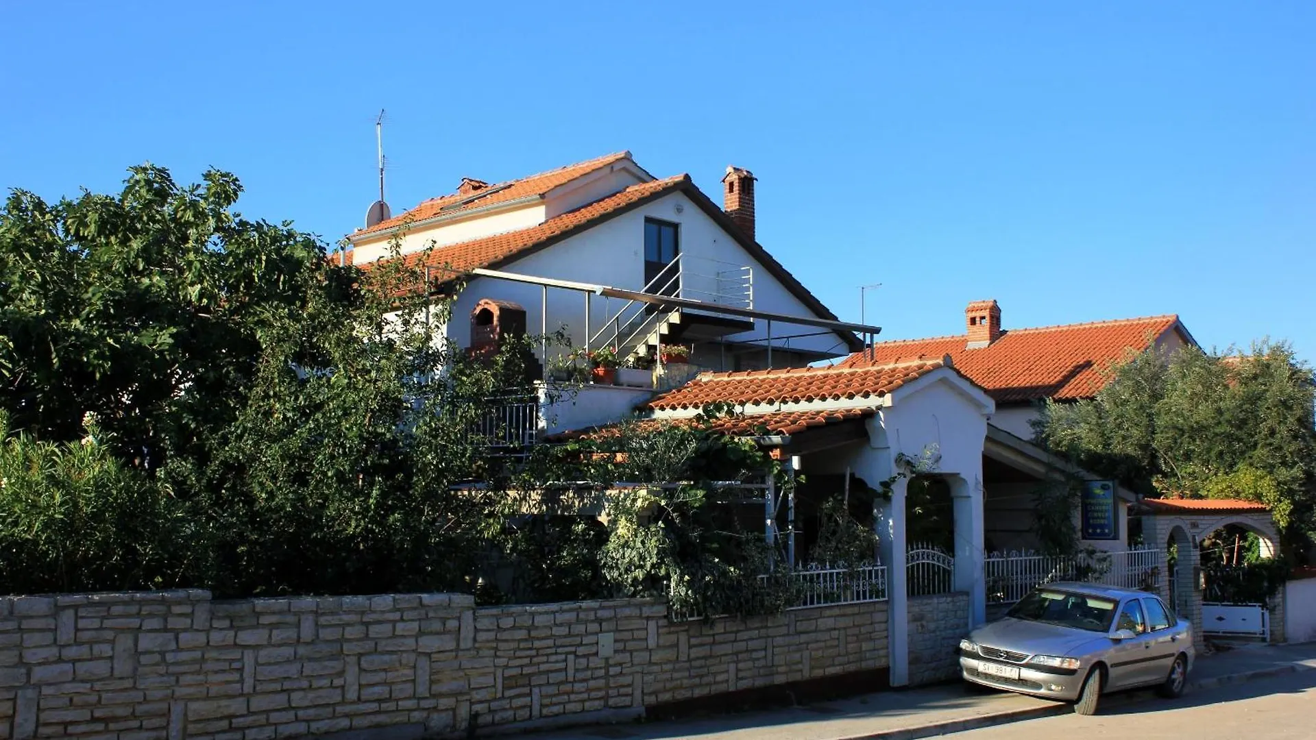 Apartments With A Parking Space Peroj, Fazana - 2234